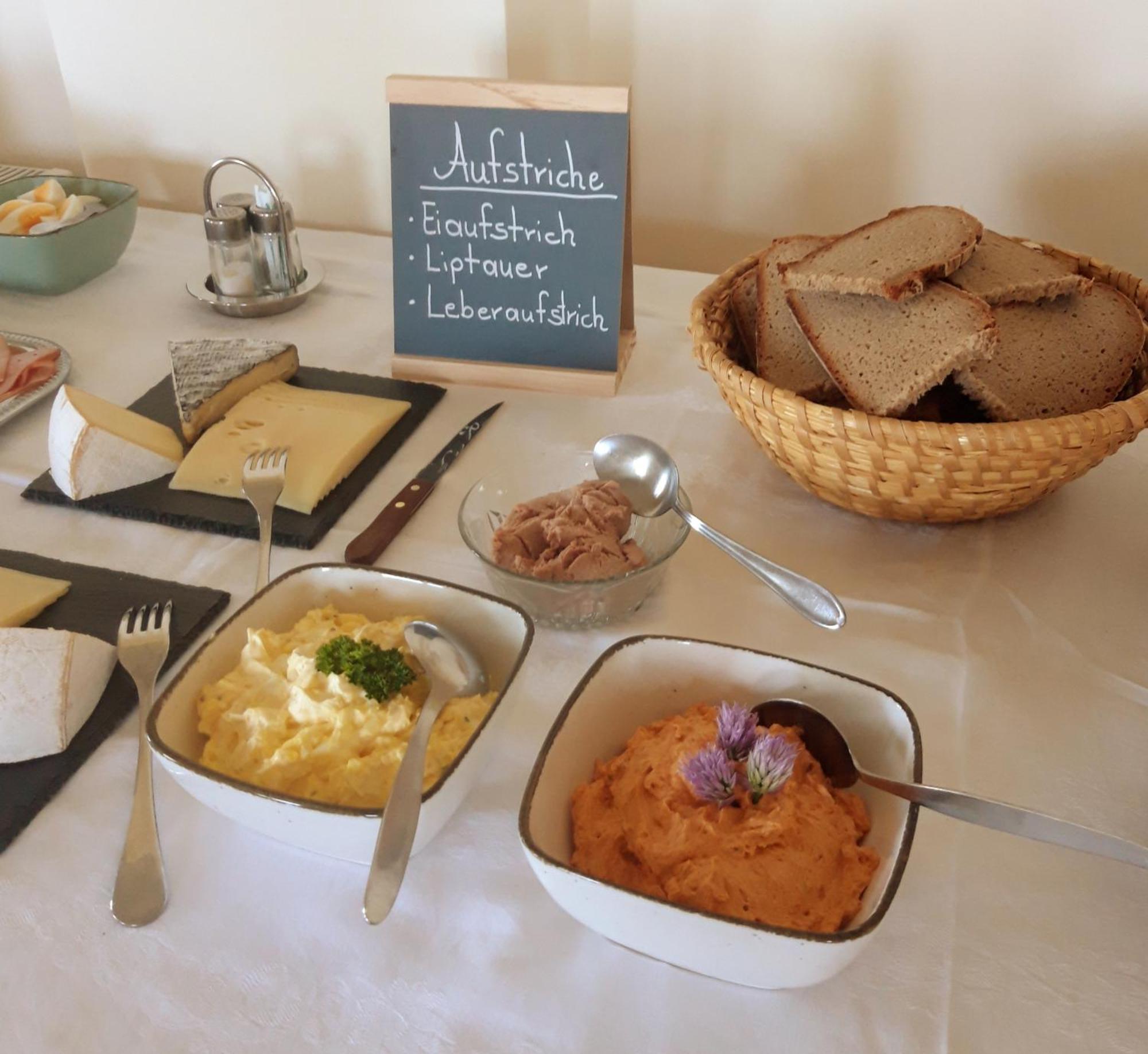 Bed and Breakfast Weinhof Reichmann Sankt Peter am Ottersbach Экстерьер фото